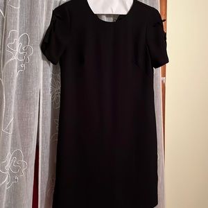 Pretty like new Ann Taylor black dress with bows on short sleeves size 6